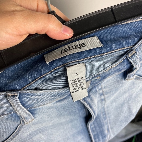 Refuge High Waisted Light Wash Distressed Jeans Women Size 0 - Picture 5 of 5